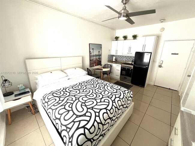 Building Photo - 3710 Collins Ave