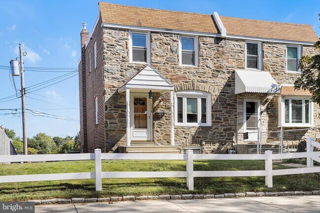 Building Photo - 253 Childs Ave