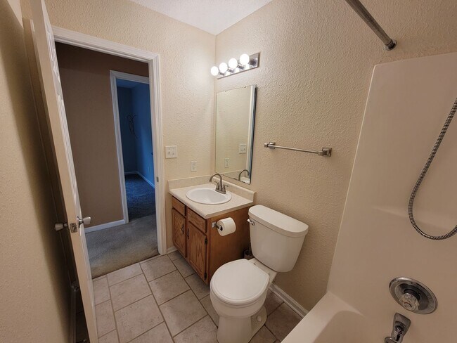 Building Photo - Single family home in The Highlands