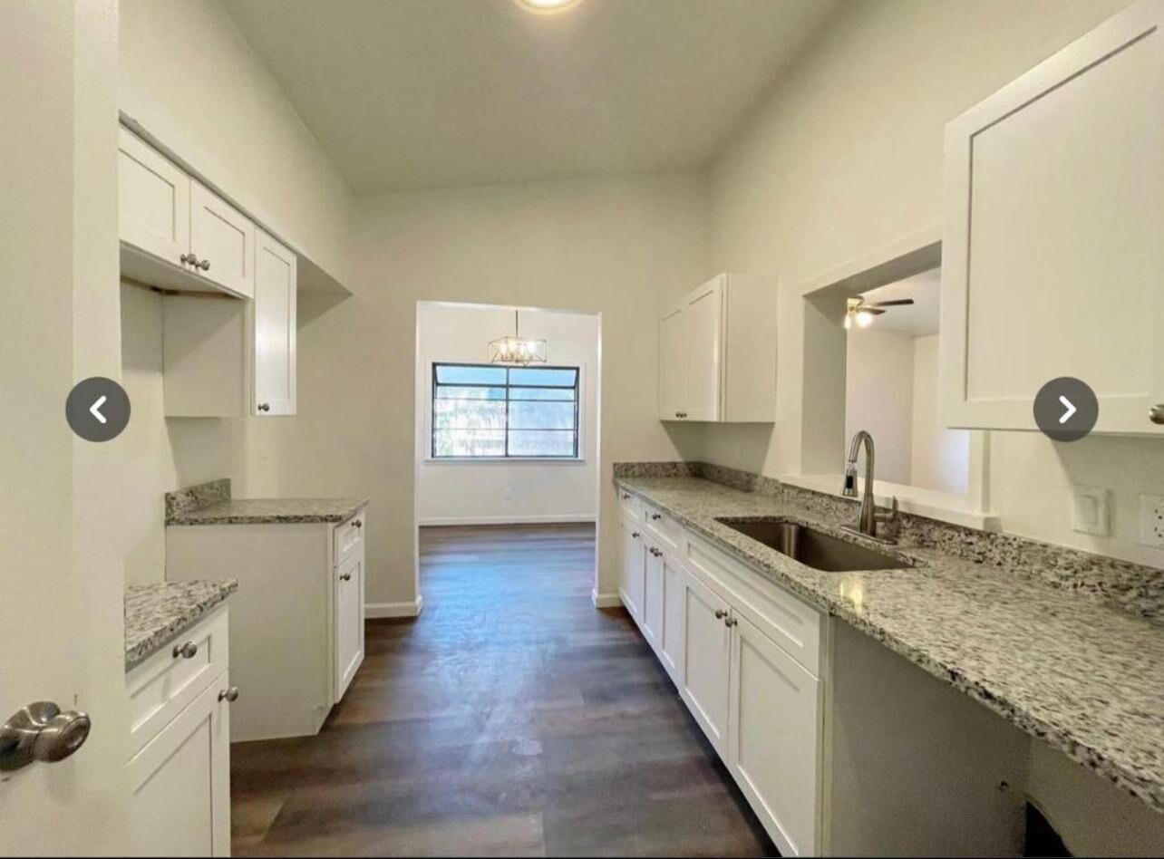 Building Photo - 1601 Carroll Dr