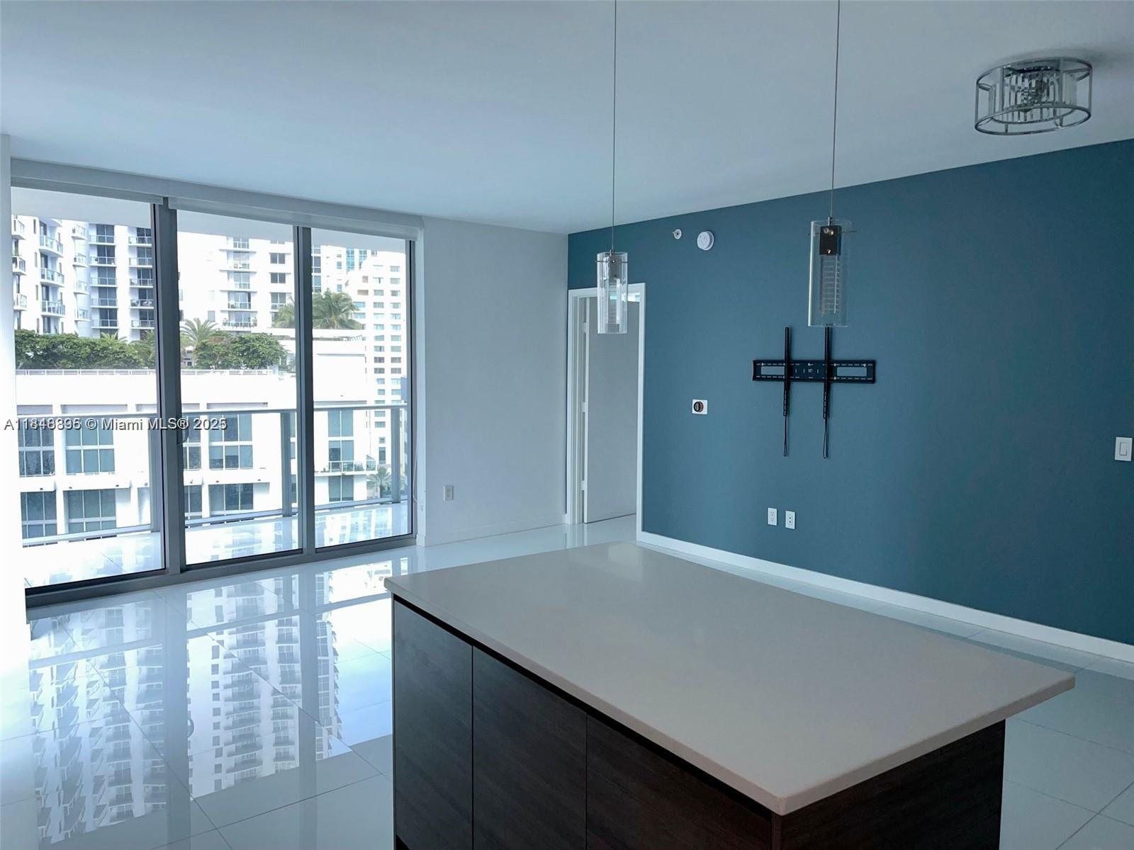 Building Photo - 1100 S Miami Ave