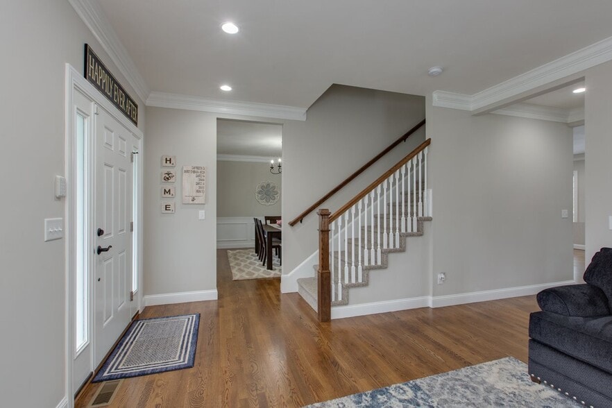 Building Photo - 301 Glen Forest Dr