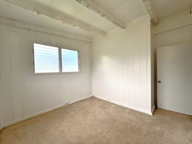Building Photo - Peaceful Manoa - Spacious three bedroom, o...