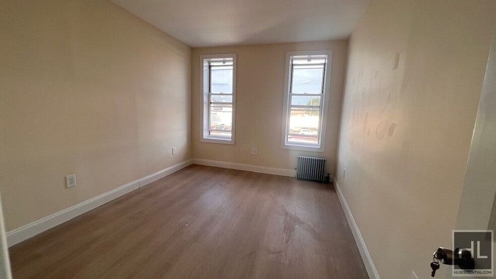 Building Photo - 317 E 49th St