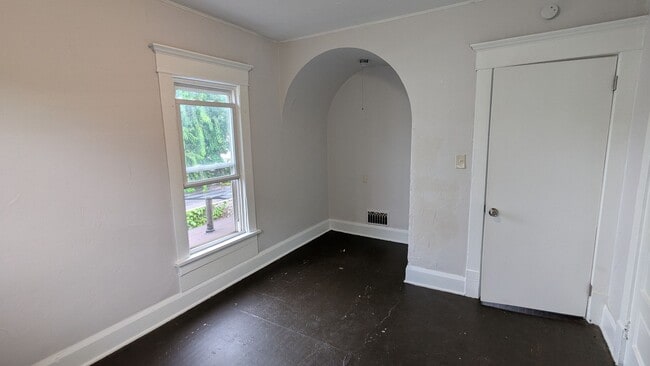 Building Photo - Charming Home for Rent in Scenic Canton: Y...