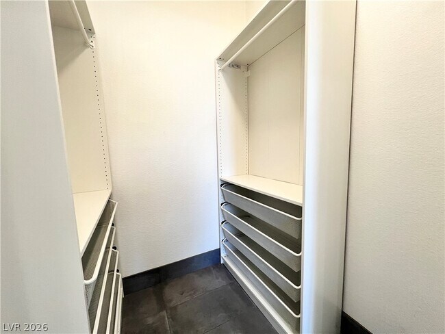 Building Photo - 6955 N Durango Dr