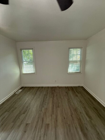 Building Photo - 605 Betty St