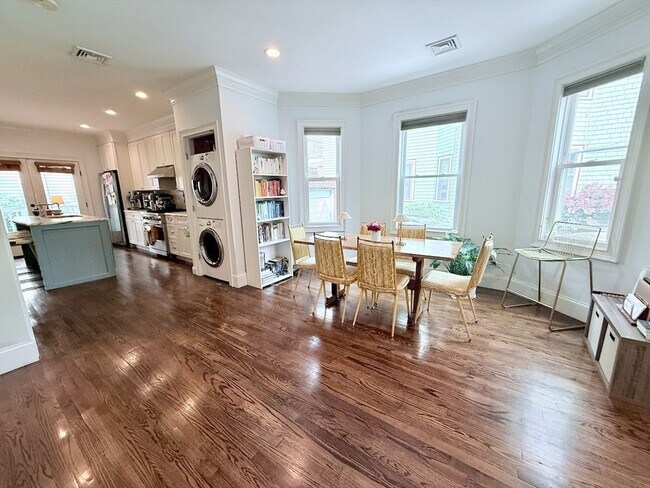 Building Photo - 58 Seaverns Ave
