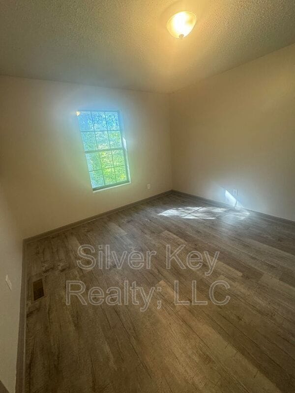 Building Photo - 1426 Niles Ferry Rd