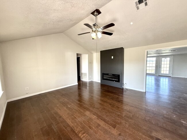 Building Photo - 5566 OK-199