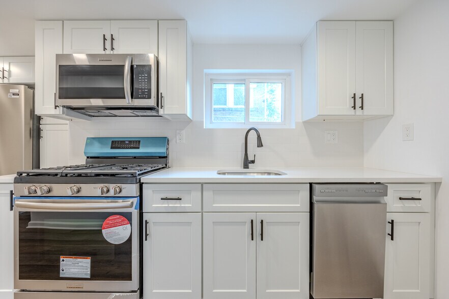 Building Photo - 311 Longfellow St NW