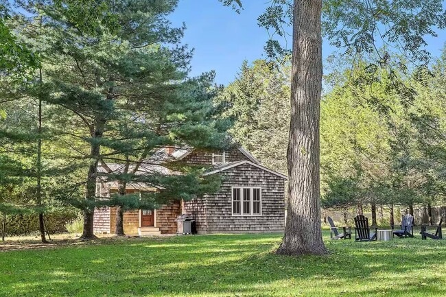 Building Photo - 3 Parsons Close