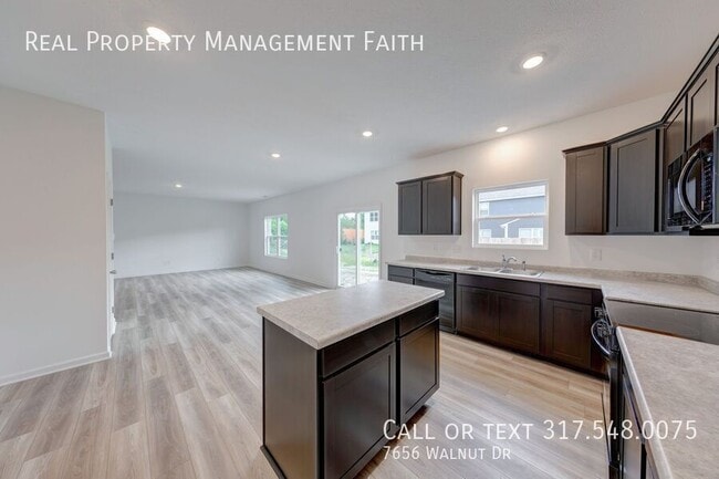Building Photo - 7656 Walnut Dr