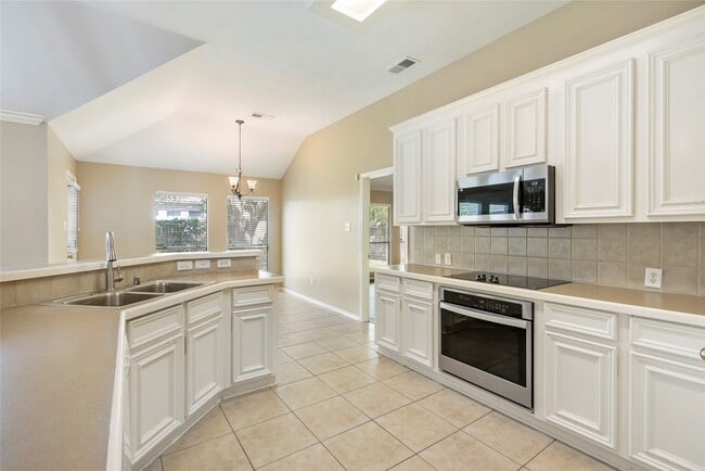 Building Photo - 22426 Bristolwood Ct