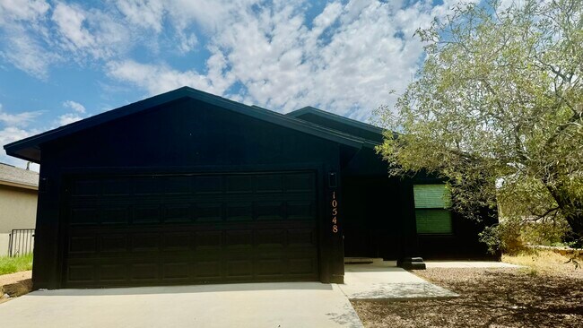 Building Photo - 10548 Canyon Sage Dr