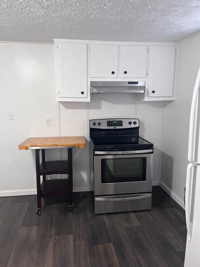 Building Photo - Second Street (112-A-B)