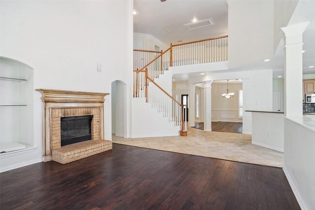 Building Photo - 719 Bryson Way