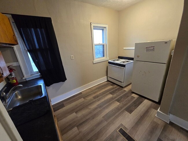 Building Photo - 1512 Jones St