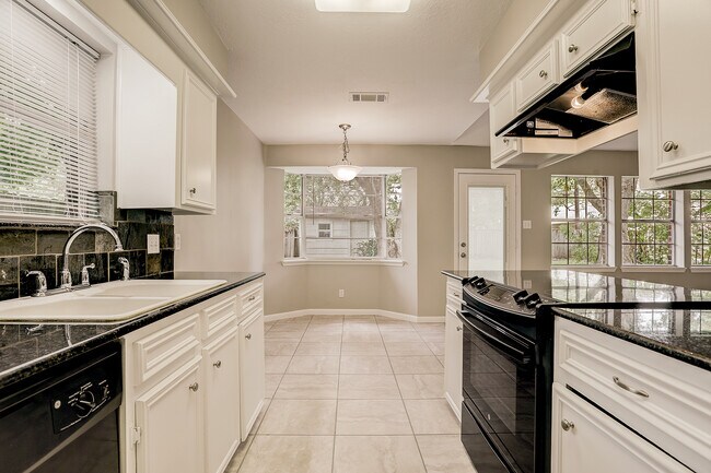 Building Photo - 6407 Crestside Dr