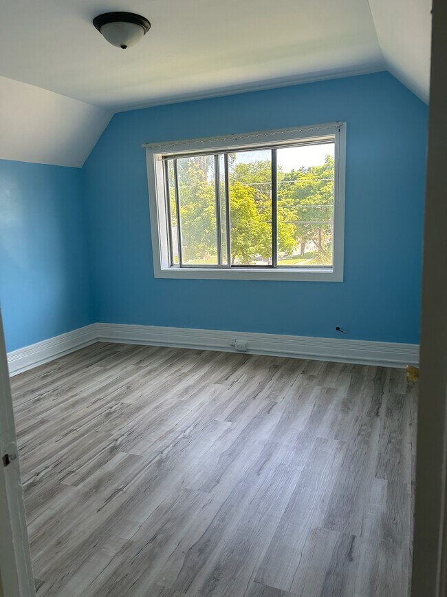 Building Photo - 1619 Court St