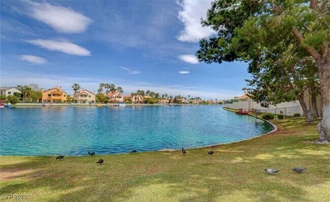 Building Photo - 3151 N Soaring Gulls Dr