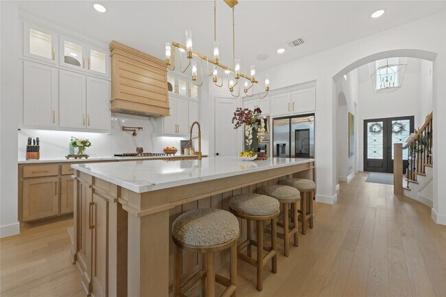 Building Photo - 2550 Whitewood Dr