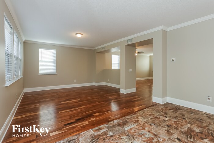 Building Photo - 12156 Pebble Point Dr E