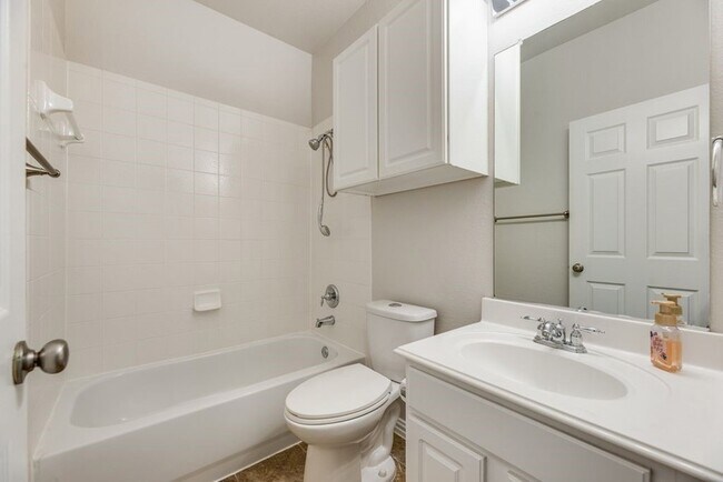 Building Photo - 4613 Pine Brook Dr