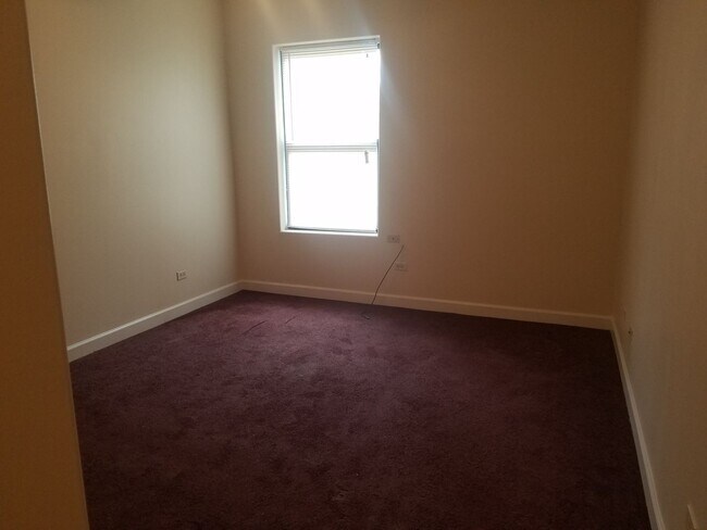 Building Photo - South Shore Gem