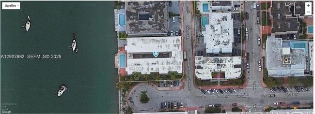 Building Photo - 1441 Lincoln Rd