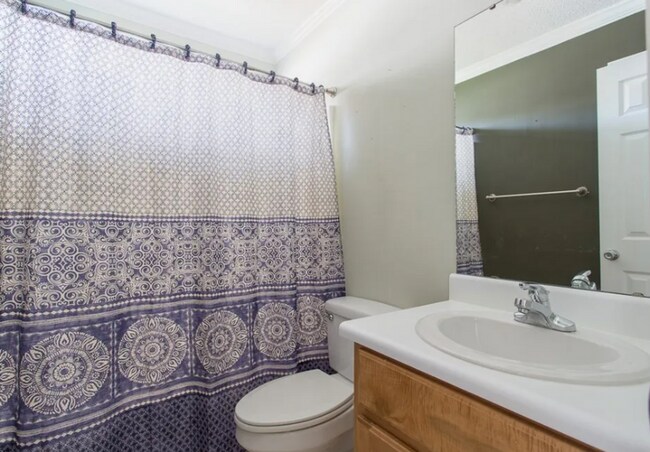 Building Photo - Southern Charm and Modern Comforts Await i...