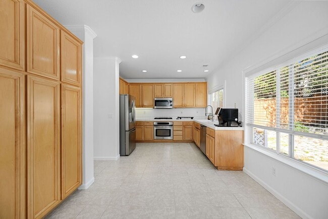 Building Photo - 166 Blackstone Dr