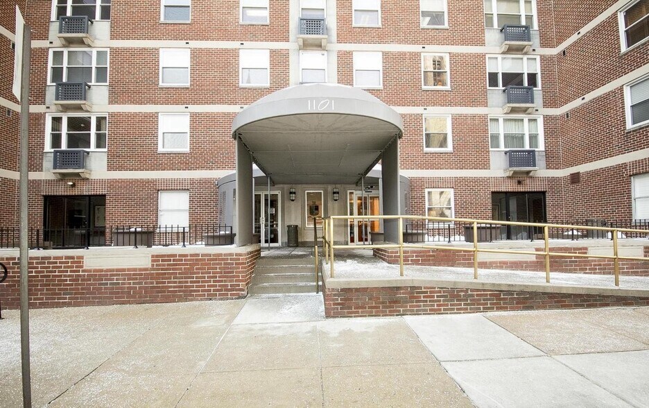 Building Photo - 1101 St Paul St