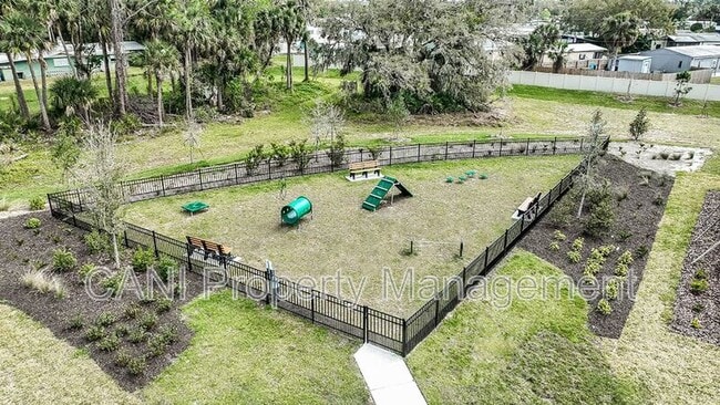 Building Photo - 212 Riverfront Wy