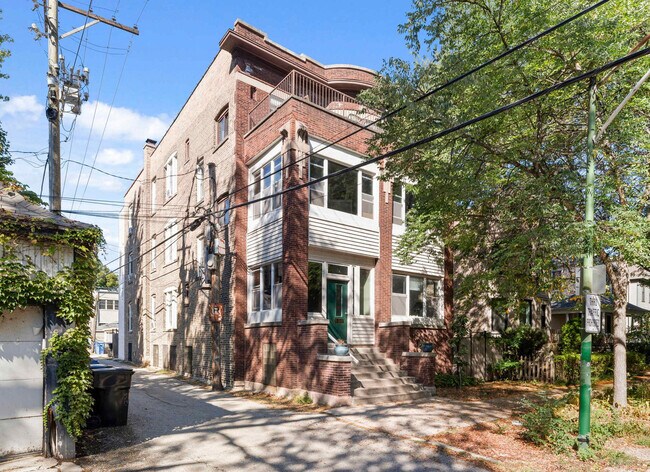 Building Photo - 6214 N Magnolia Ave