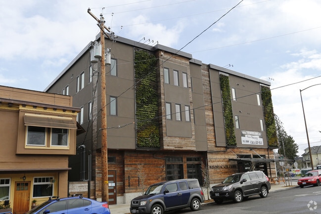 Building Photo - Woodlawn Apartments