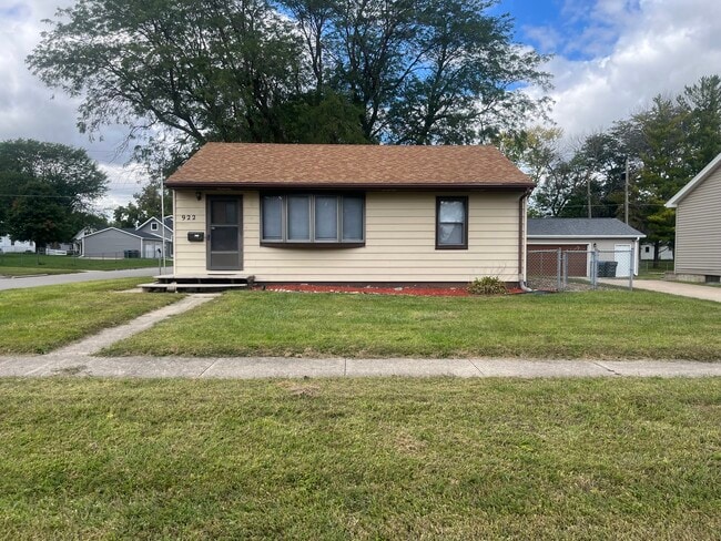 Building Photo - 922 S 26th St