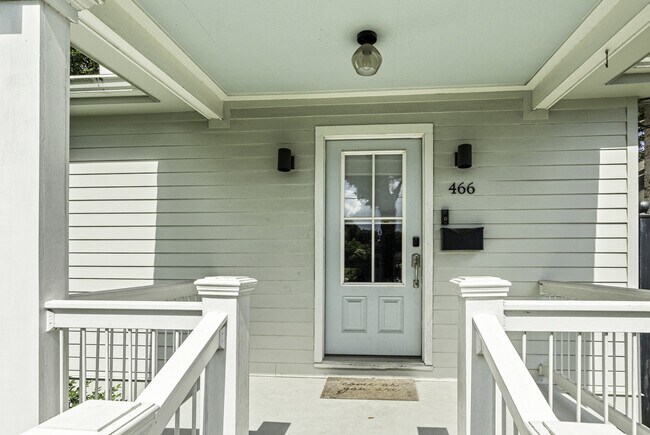 Building Photo - 466 Focis St