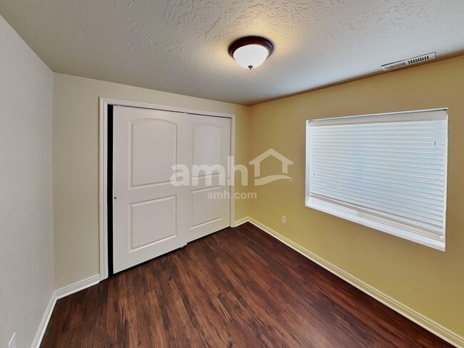 Building Photo - 2095 E Shadow Dr