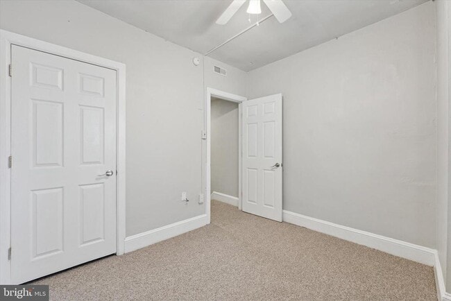 Building Photo - 158 Green Ln