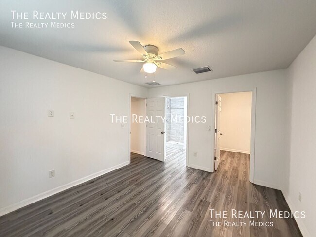 Building Photo - 13981 SW 27 Ct Rd