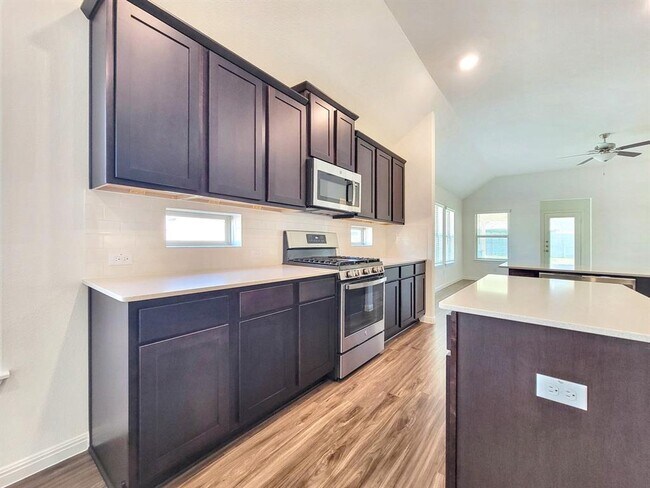 Building Photo - 610 Hereford Lp