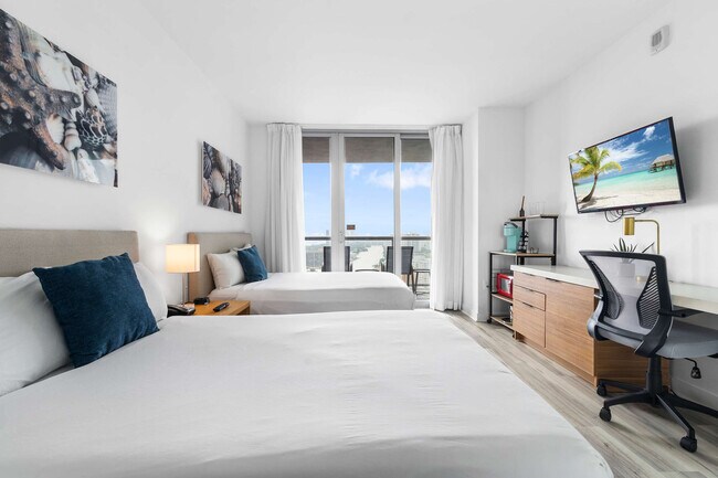 Building Photo - 2602 Hallandale Beach Blvd