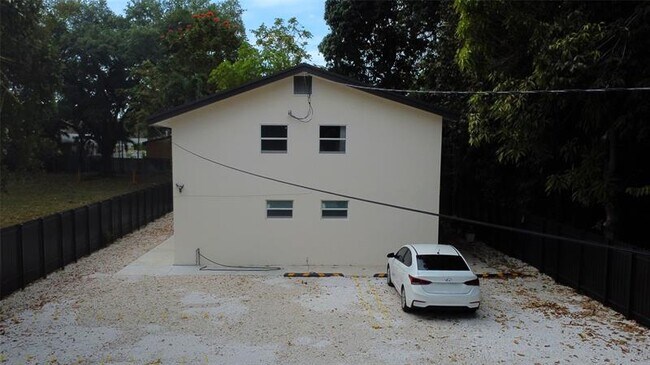 Building Photo - 136 NE 60th St