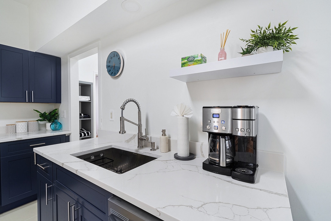 Building Photo - 16 Union St