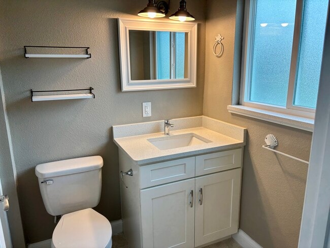 Building Photo - 2050 Neptune Rd