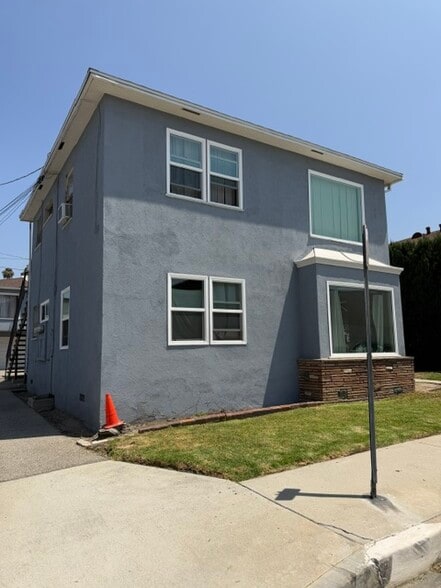 Building Photo - 219 W Acacia Ave