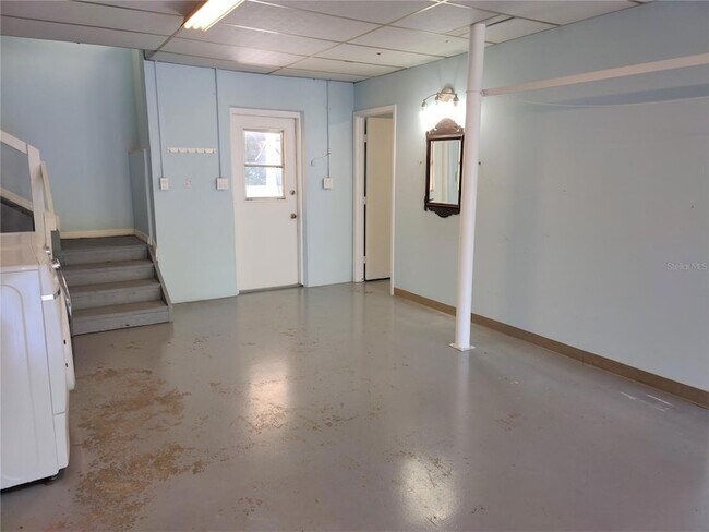 Building Photo - 805 La Guna Dr