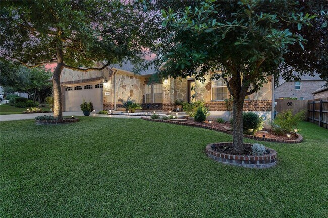 Building Photo - 8704 Old Corral Cove