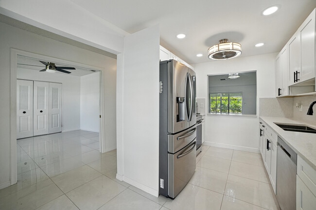 Building Photo - 5242 Privet Pl